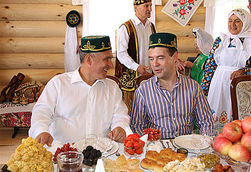 Файл:Medvedev v Kazani.jpg