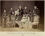 Царь с семьёй. Девочка на первом плане — это Николай II, внук Александра
