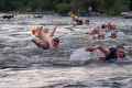 Соревнования по заплыву на резиновых бабах