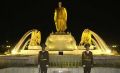 Туркмения. Золотая статуя Великого человека и Вождя