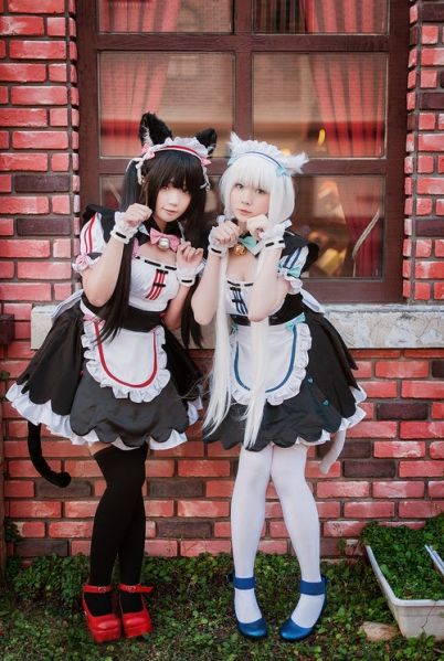 Файл:Cute neko maid cosplay girls.jpg