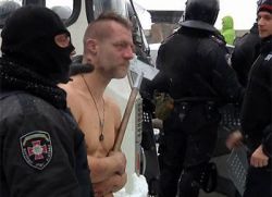 Украинский козак Гаврилюк в плену у тогда еще враждебного спецназа