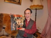 Иссей Сагава позирует с посвящённым ему альбомом группы Rolling Stones. Есть что-то безмерно жуткое в этой фотографии.